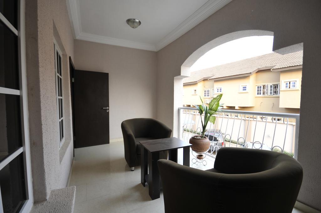 Sheer Luxury Apartments And Suites Абуджа Номер фото