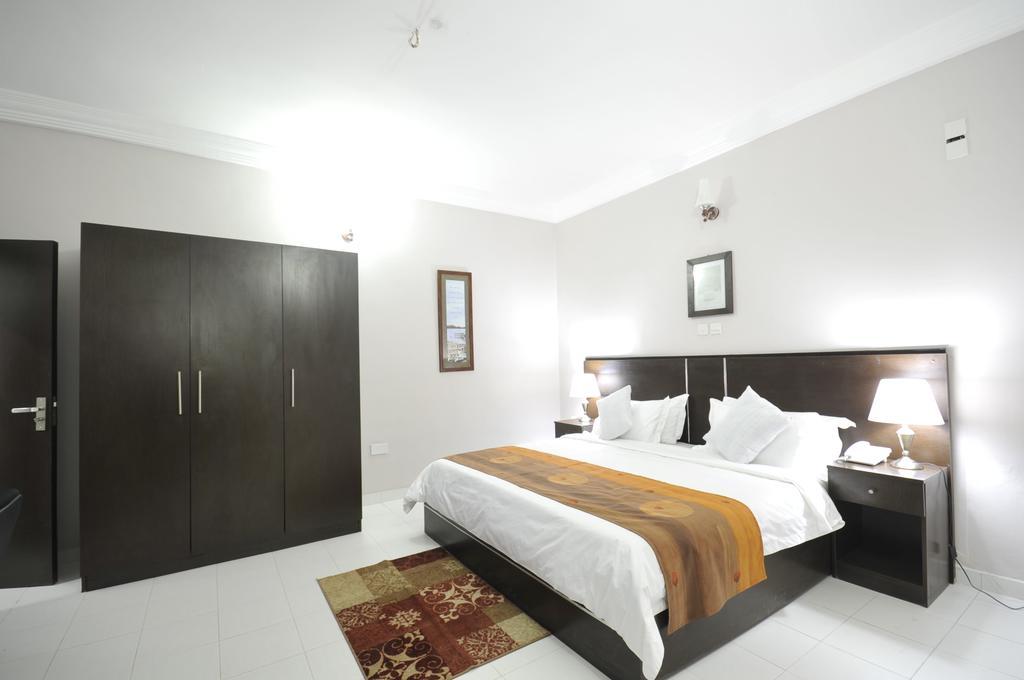 Sheer Luxury Apartments And Suites Абуджа Номер фото