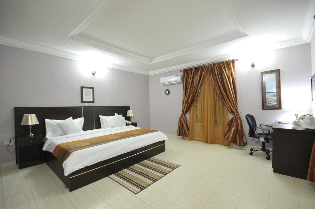 Sheer Luxury Apartments And Suites Абуджа Номер фото