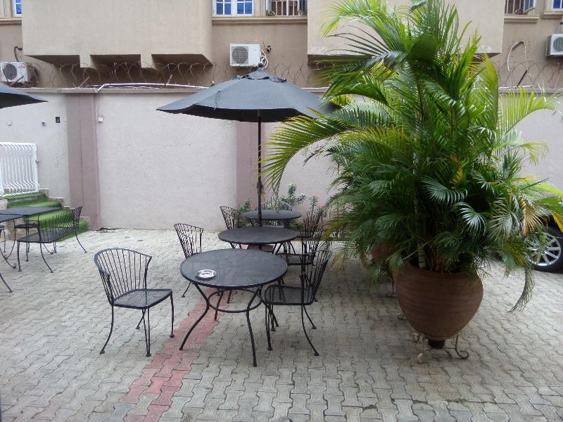 Sheer Luxury Apartments And Suites Абуджа Экстерьер фото