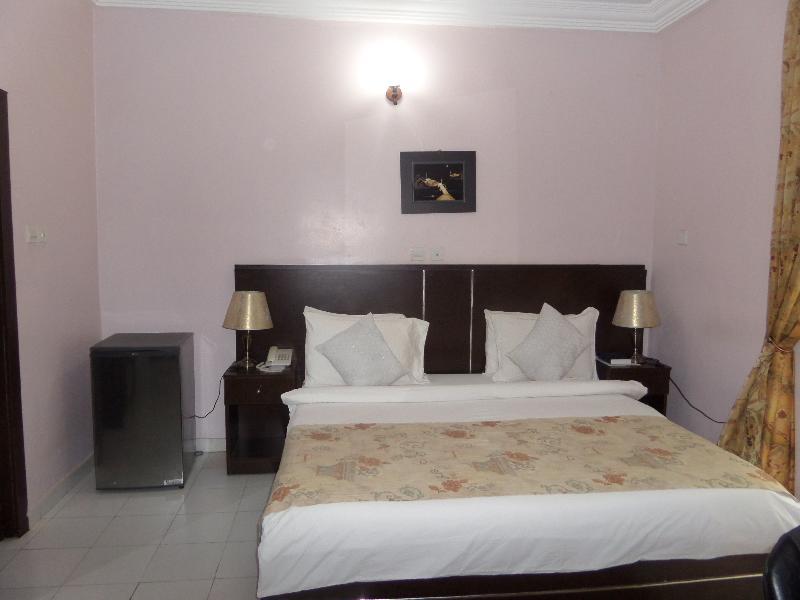 Sheer Luxury Apartments And Suites Абуджа Экстерьер фото