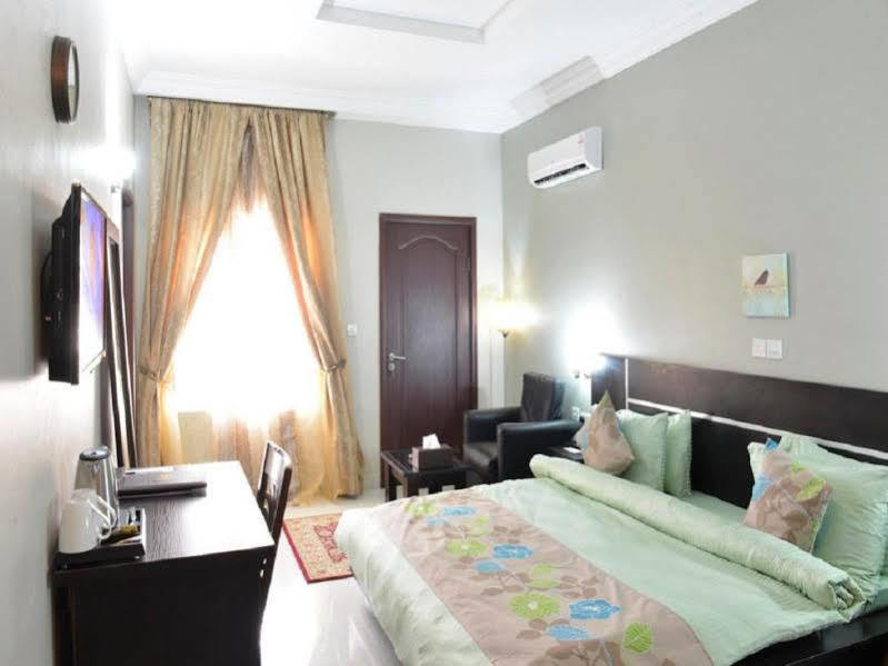 Sheer Luxury Apartments And Suites Абуджа Экстерьер фото