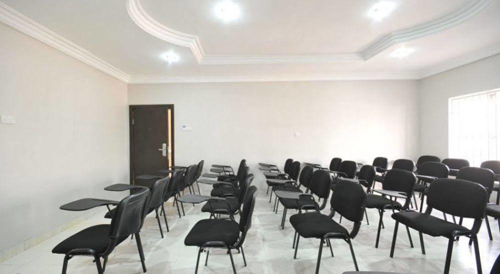 Sheer Luxury Apartments And Suites Абуджа Экстерьер фото