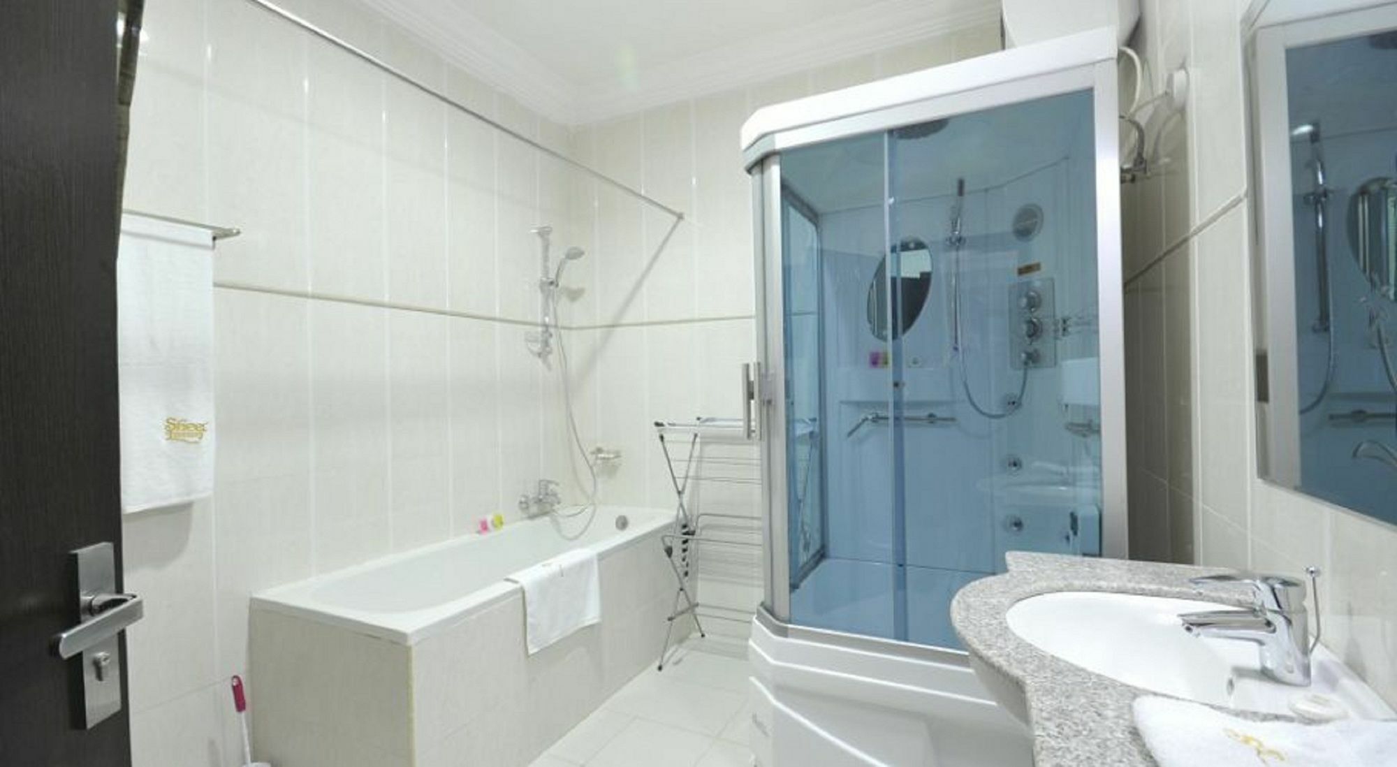 Sheer Luxury Apartments And Suites Абуджа Экстерьер фото