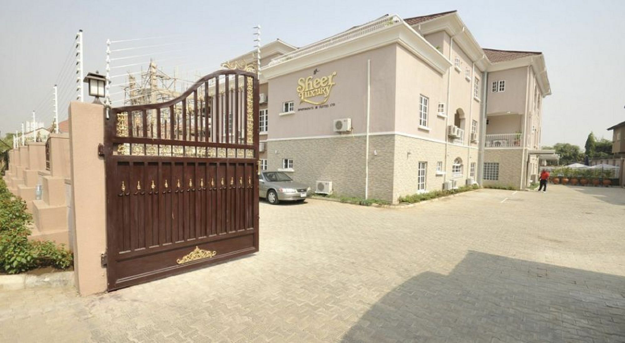 Sheer Luxury Apartments And Suites Абуджа Экстерьер фото