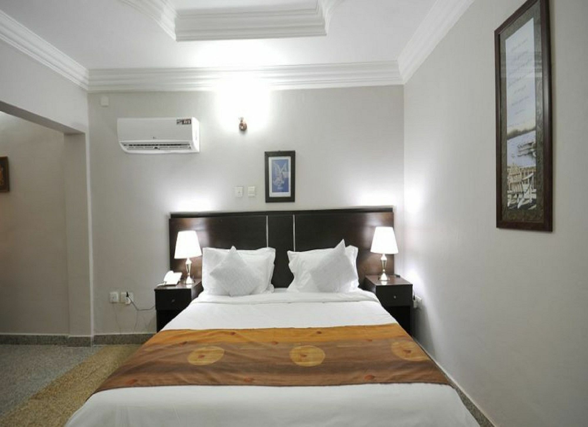 Sheer Luxury Apartments And Suites Абуджа Экстерьер фото